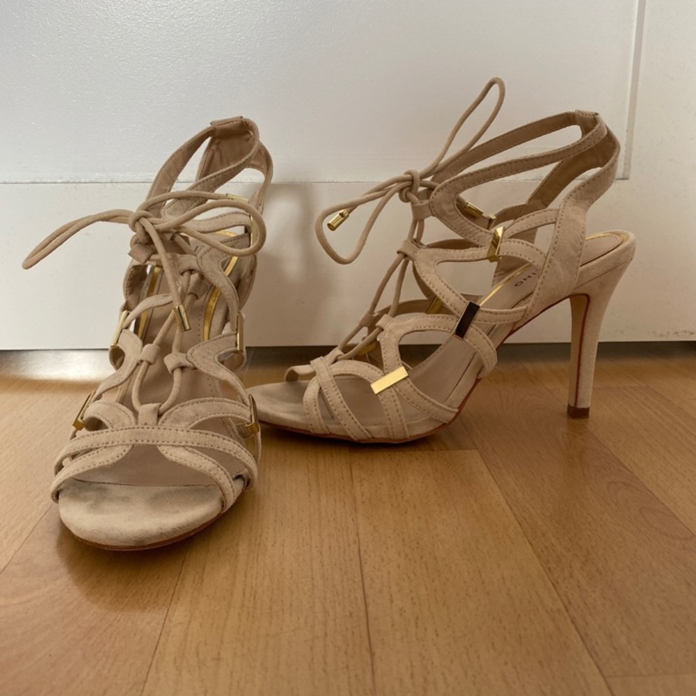 High Heels - Picture 2 of 2